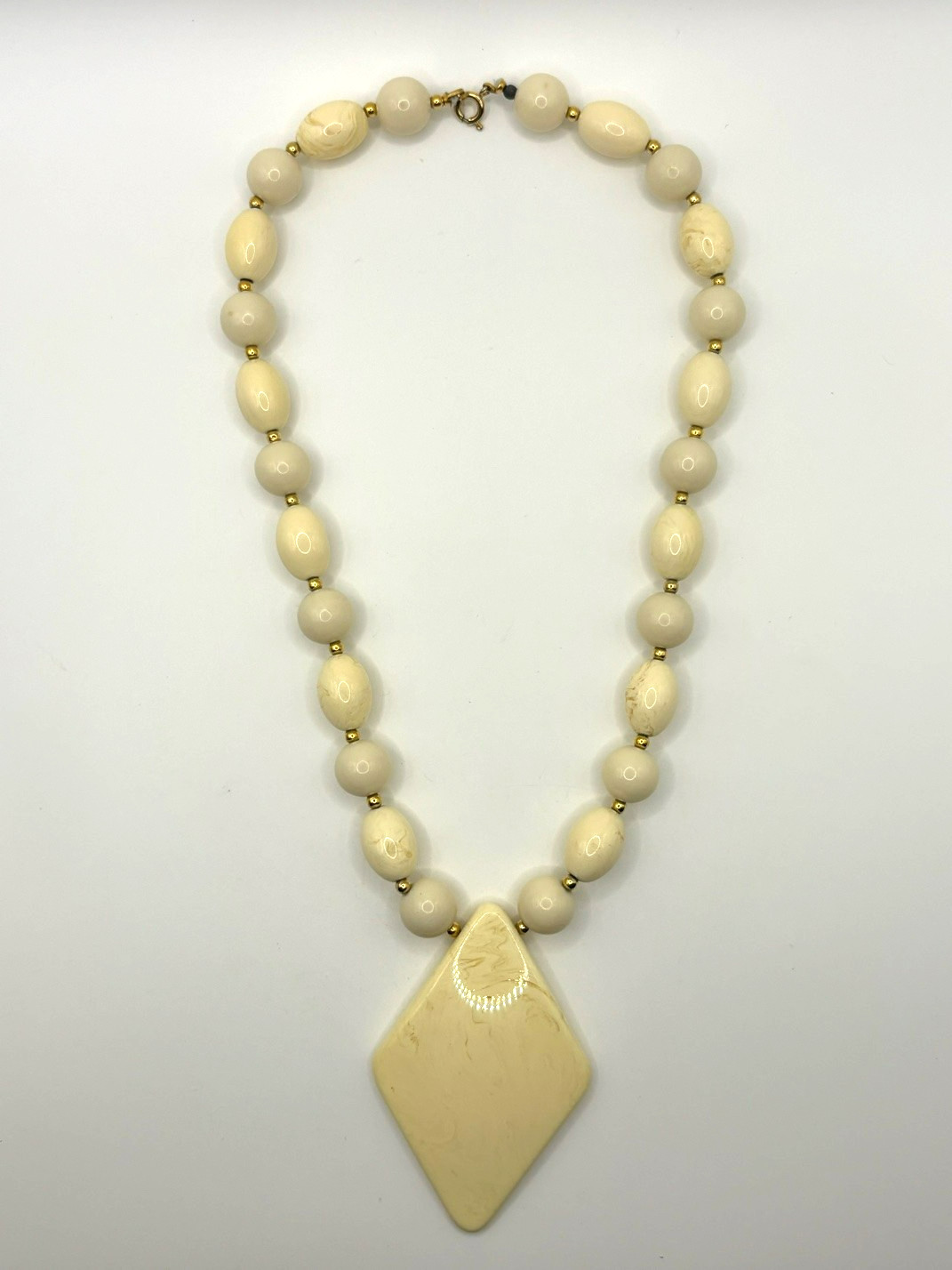 Vintage Ivory Marbled Cream And Gold Beaded Diamond Shaped Slab Pendant Necklace