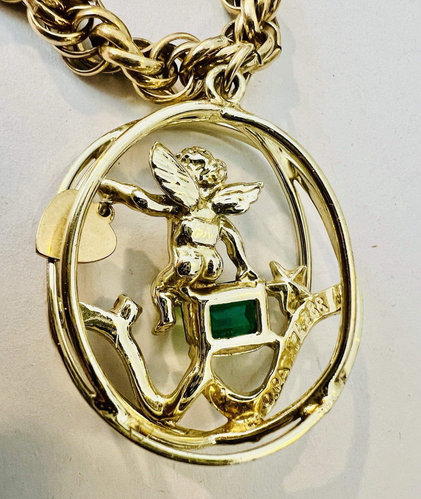 FABULOUS 1950’s CORO “MAY EMERALD” CHARM BRACELET CHERUB DANGLING HEART!