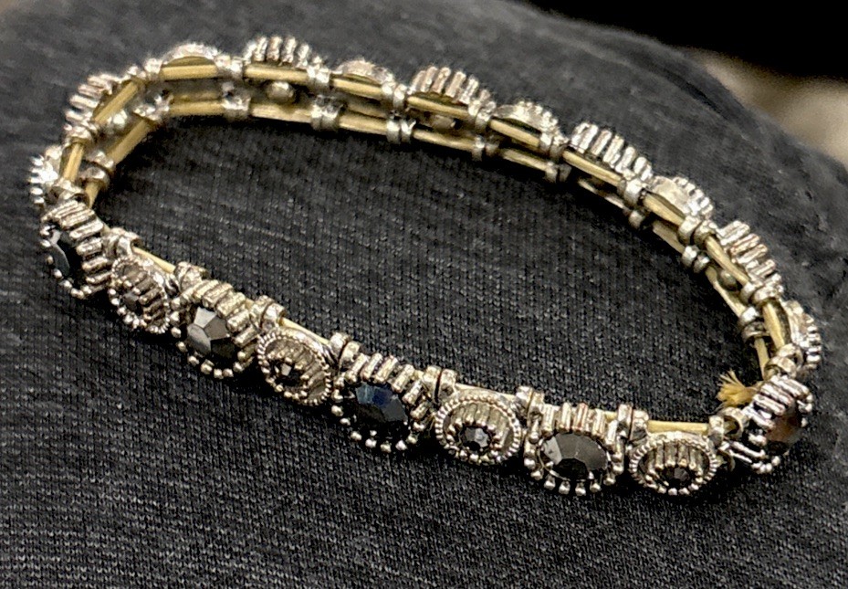Vintage Sparkling Earrings & Bracelet w Alternating Small & Large Faceted Stones
