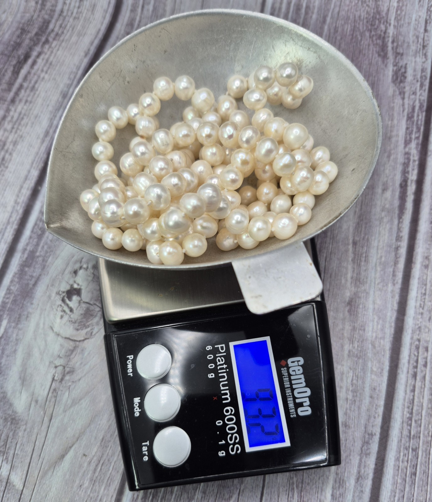 Vintage 52″ Long Single Strand 7-8mm Off White Pearl Necklace June Birthstone