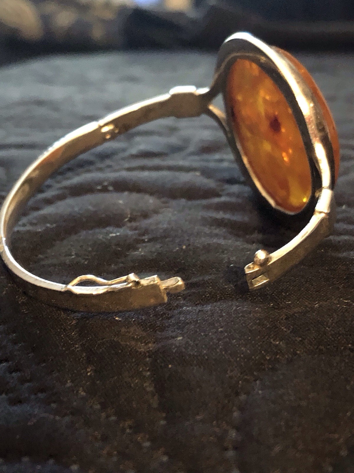 VINTAGE STERLING BALTIC AMBER HINGED  BRACELET