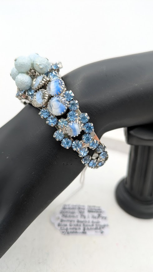 Vintage D & E JULIANA Clamper Bracelet VERIFIED Blue Givre Rhinestone Beaded