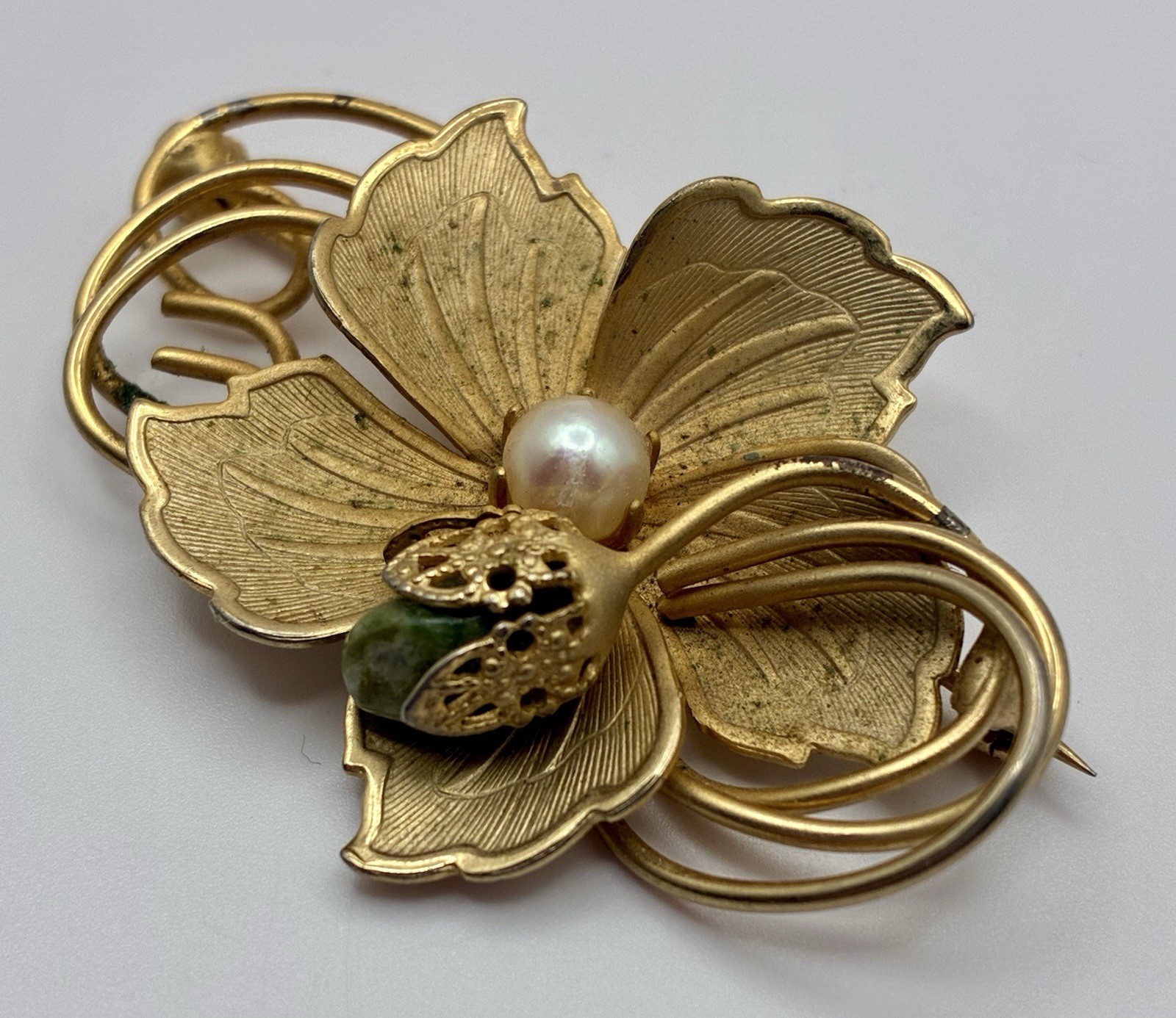 Vtg 1950s Gold Tone Orchid Floral Brooch Faux Pearl Coro Style Costume Unmarked
