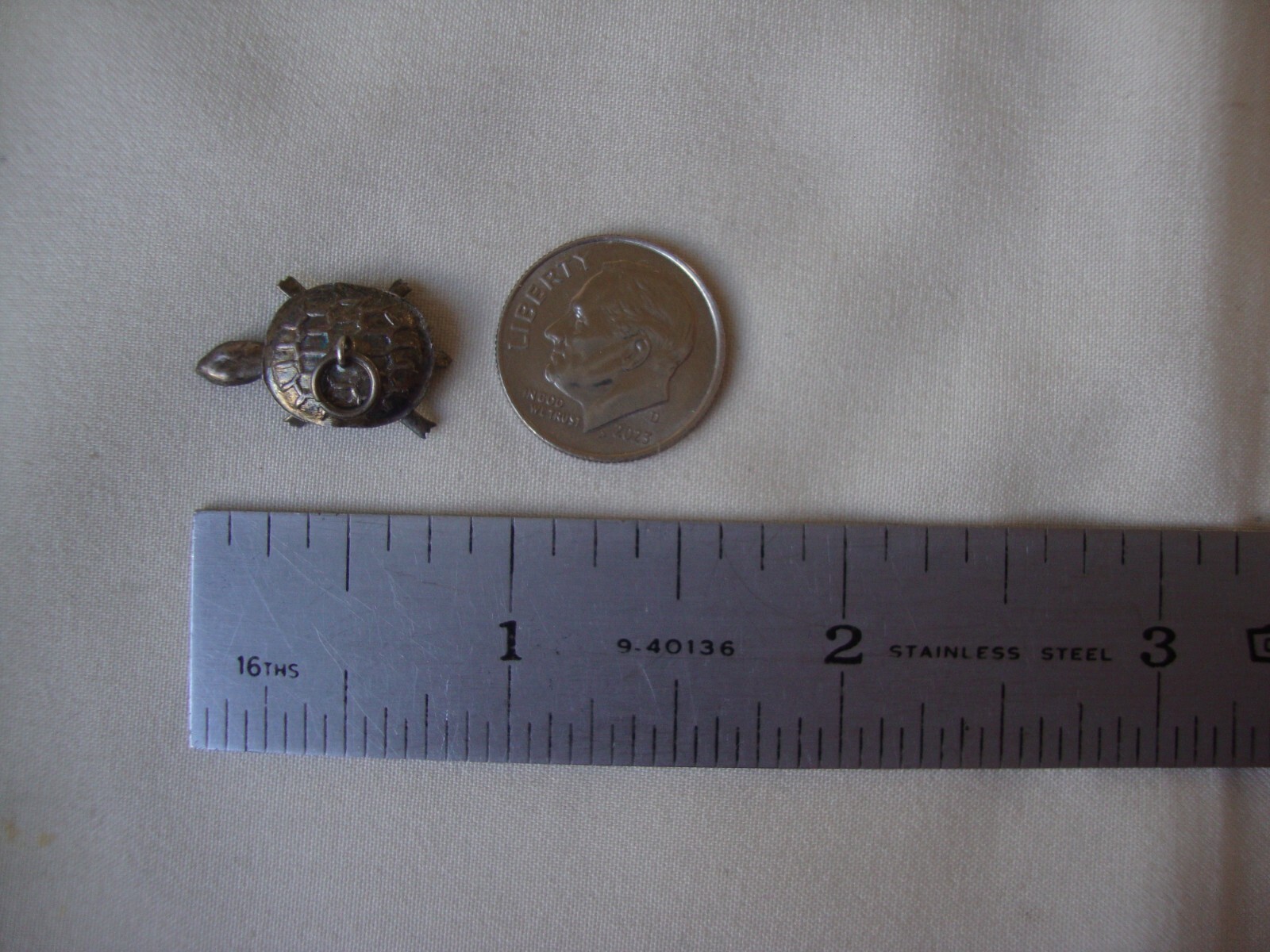 ANTIQUE CHINA CIRCA 1920-30s SMALL 3D TURTLE HEAD FEET MOVE SILVER 925 PENDANT