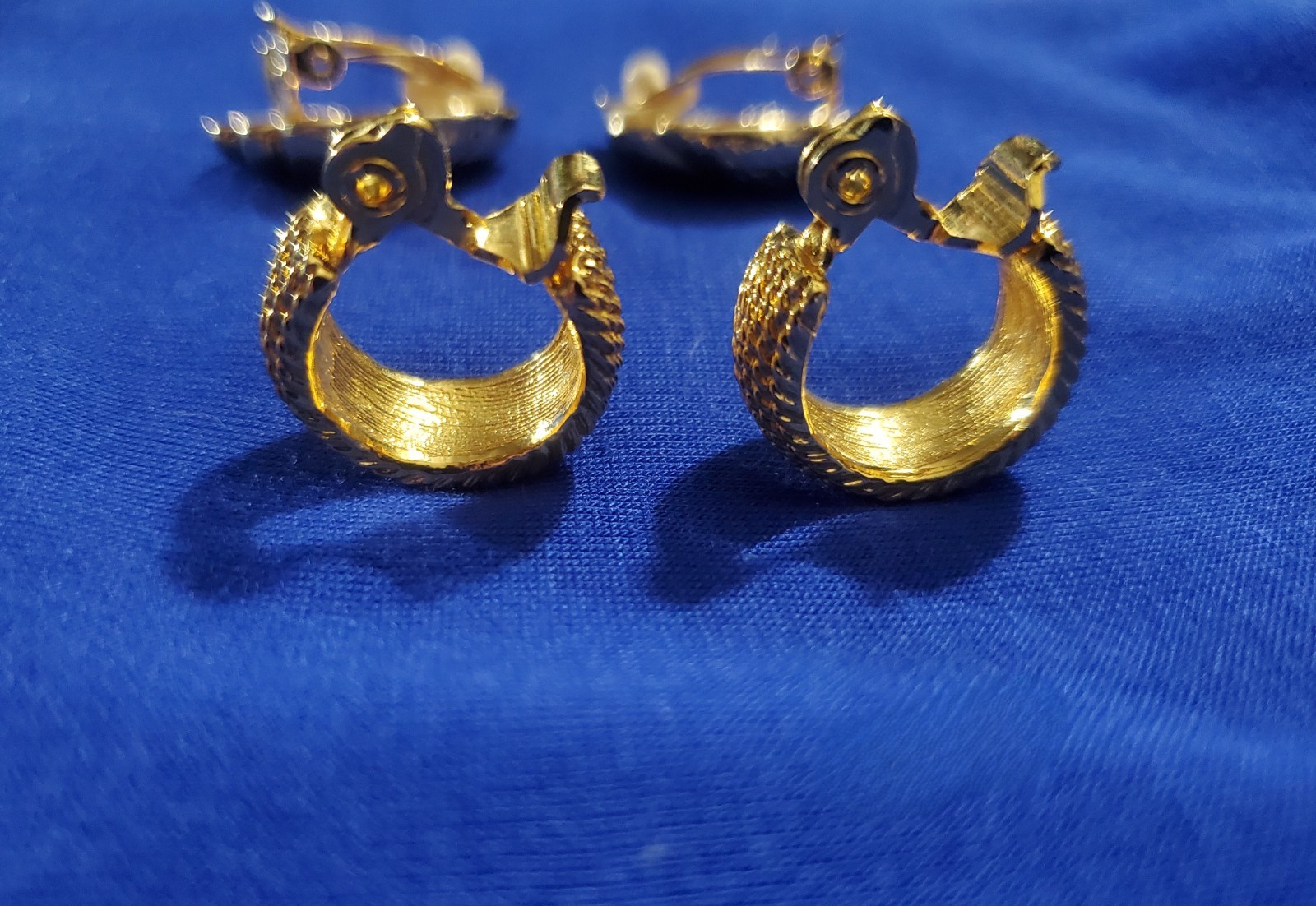 Mixed Lot 5 Pieces * Monet * Avon * Goldette *3 Necklaces*2 Sets of ER
