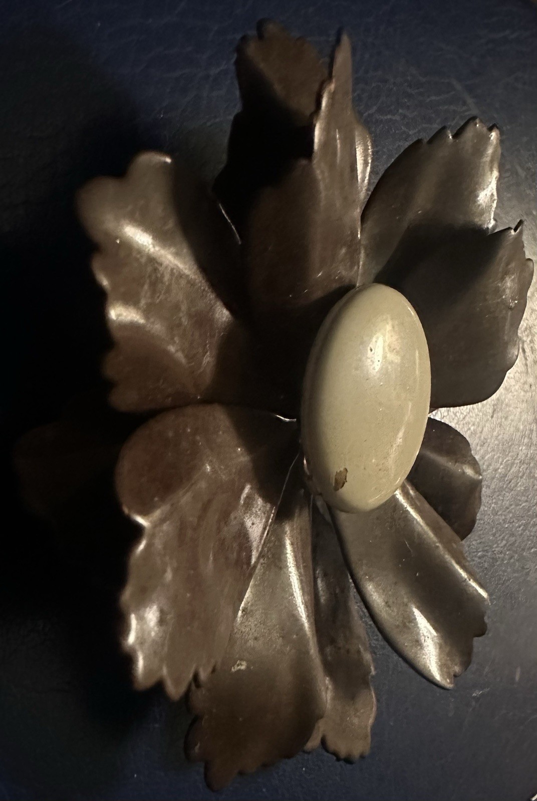 BROWN & WHITE Enamel LARGE Flower Pin Brooch Vintage