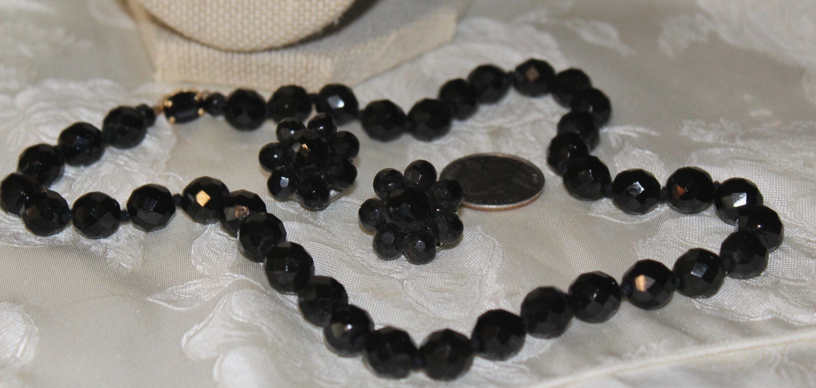 VTG BLACK FACETED GLASS BEAD NECKLACE AND CLUSTER CLIP EARRINGGS