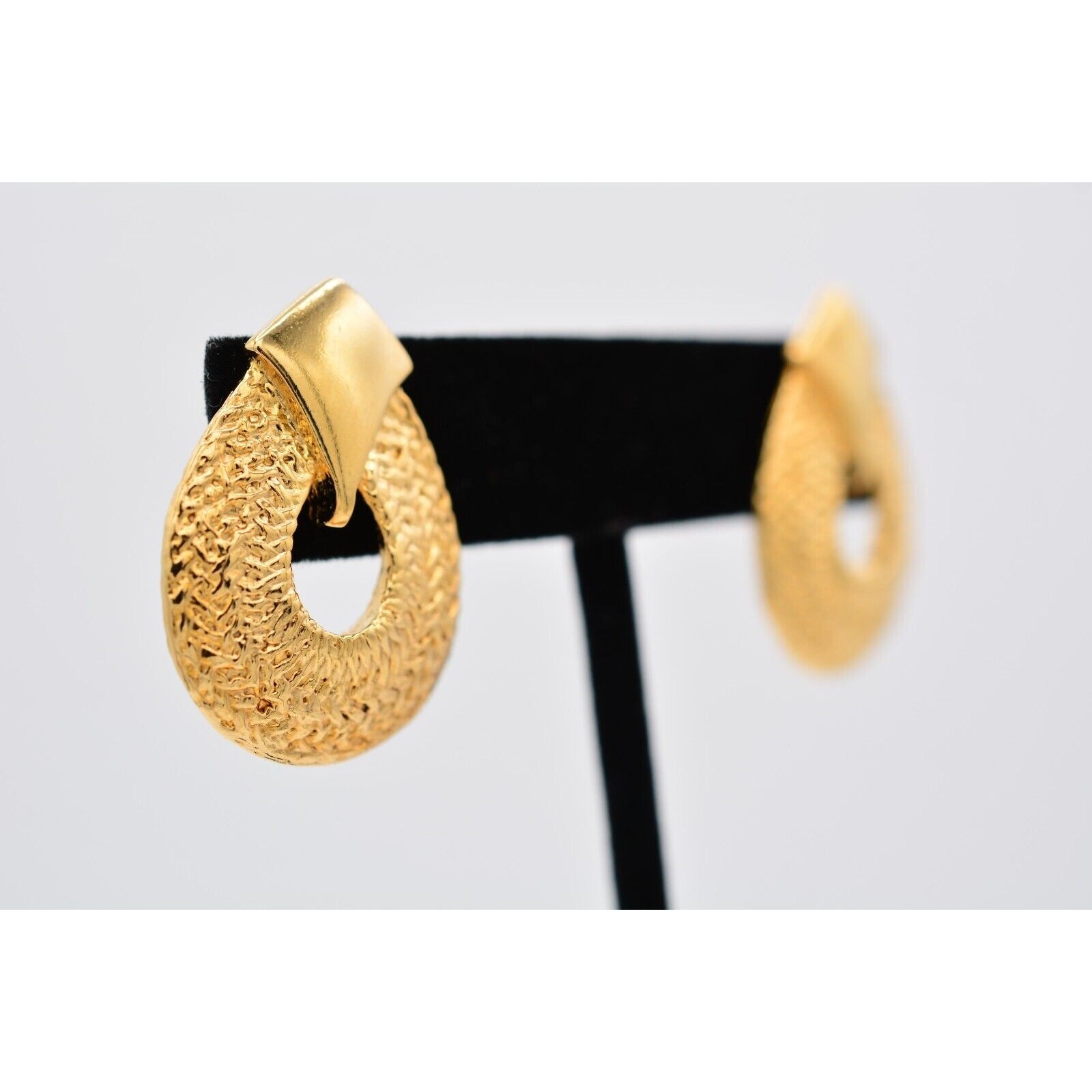 Vintage Pierced Earrings Oval Drop Textured Shiny Gold Tone Dangle 1980s BinAY