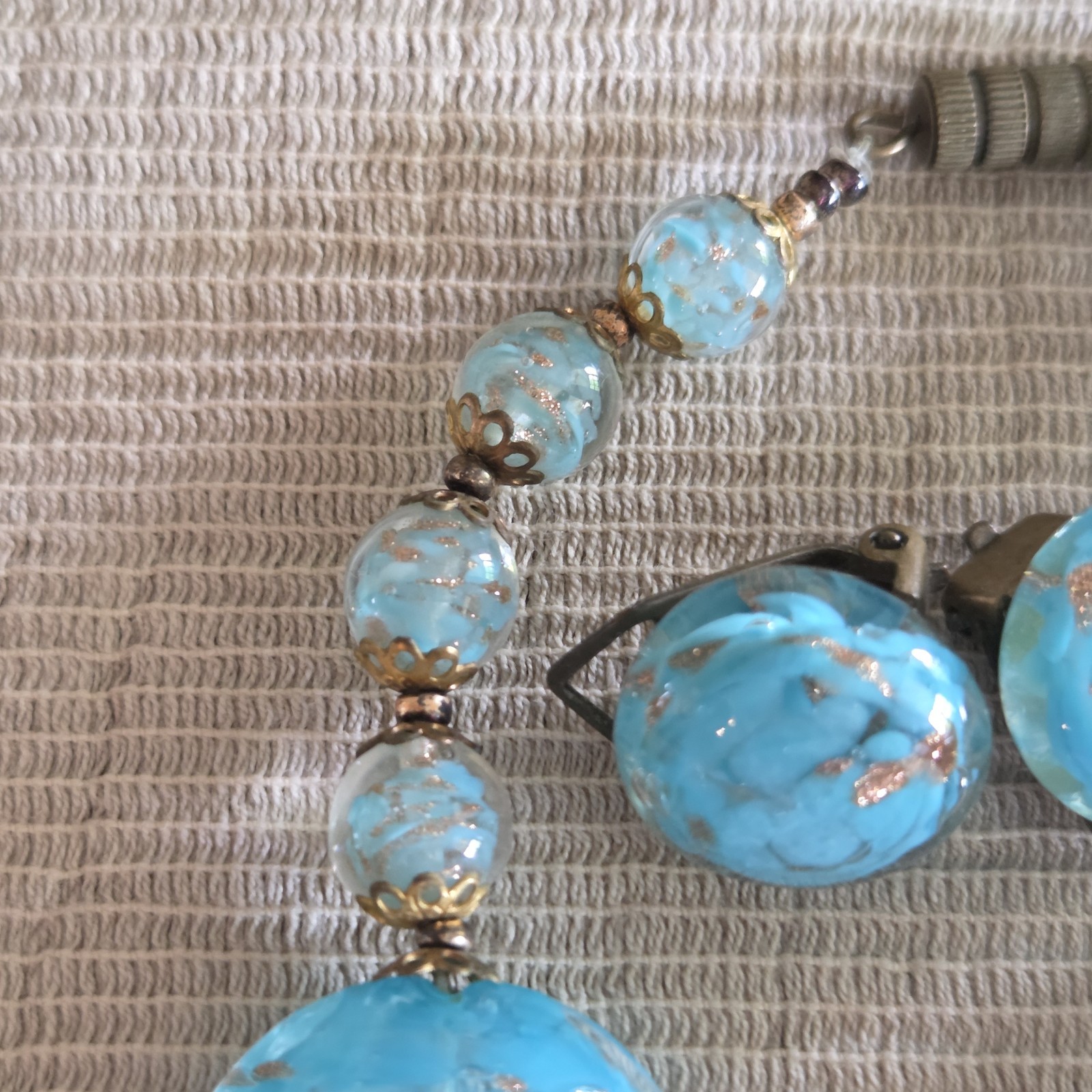 Vtg Light Blue Gold Foiled Venetian Art Glass Necklace & Clip-On Earrings Italy