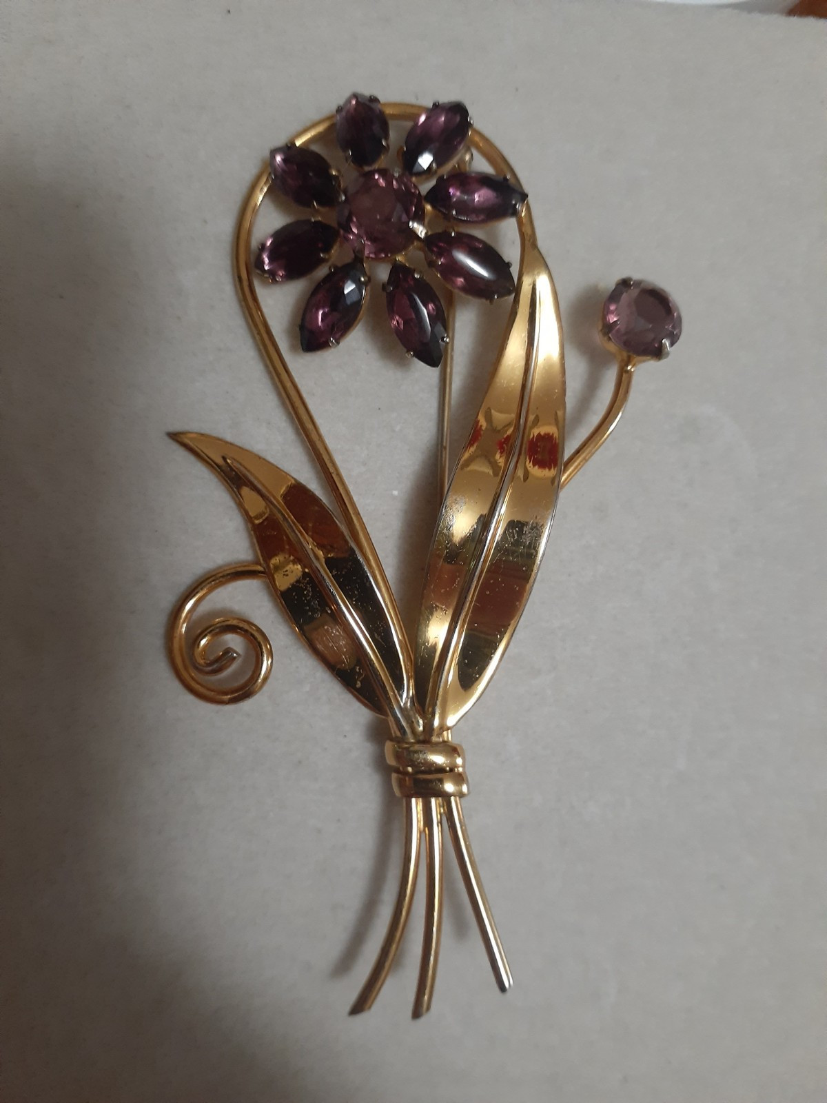 Sterling silver gold plated prong set purple glass flower & stem leaf brooch