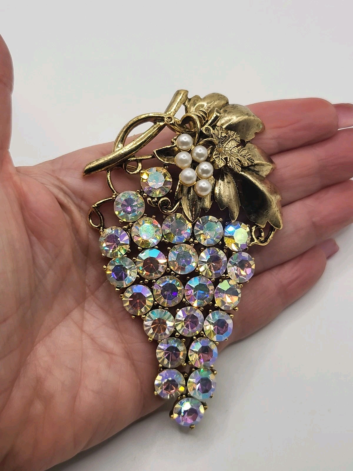 Vtg CRAFT 2 Pc Pearls AB Rhinestone Grapes Gold Plate Lg Brooch Post Earrings