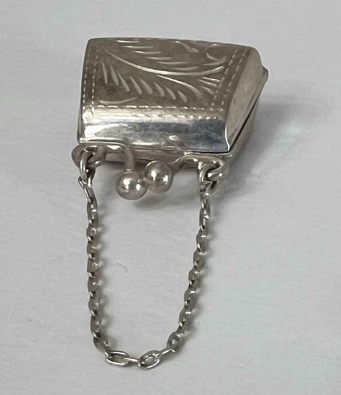Vintage Art Nouveau Sterling Silver 925 Mini Purse Pendant Pillbox Locket