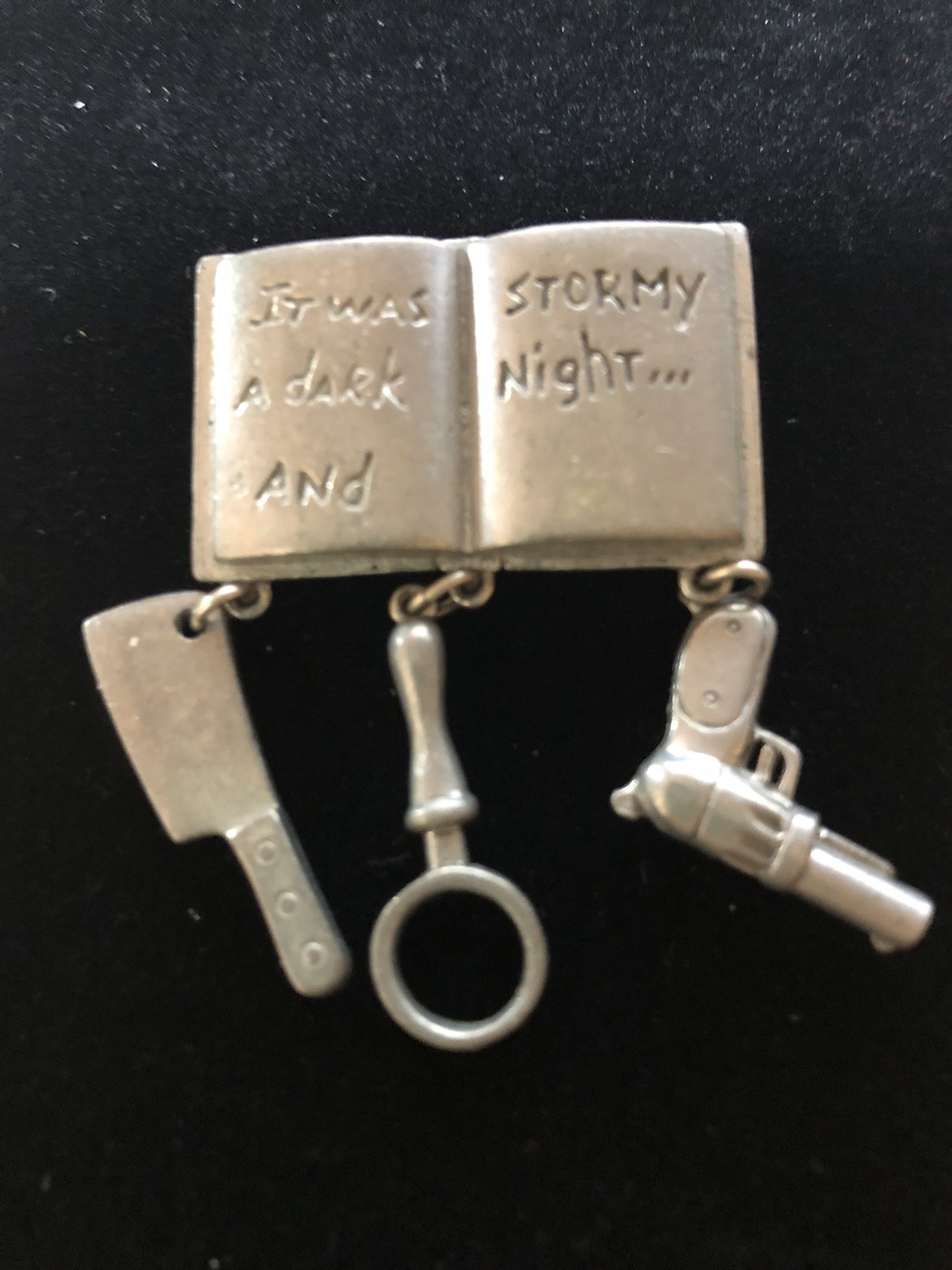 VTG. SILVER TONE PEWTER CLIFT DARK & STORMY NIGHT BOOK BROOCH 1.5″