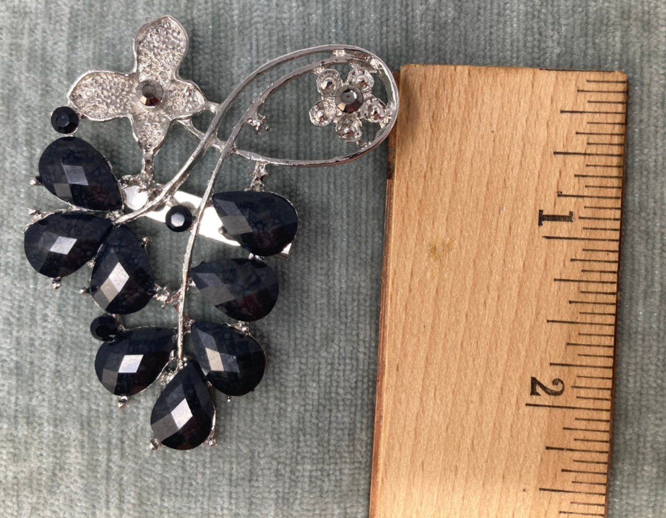 Floral Vine Brooch Silver Tone Black Faceted Teardrop Stones Rhinestone