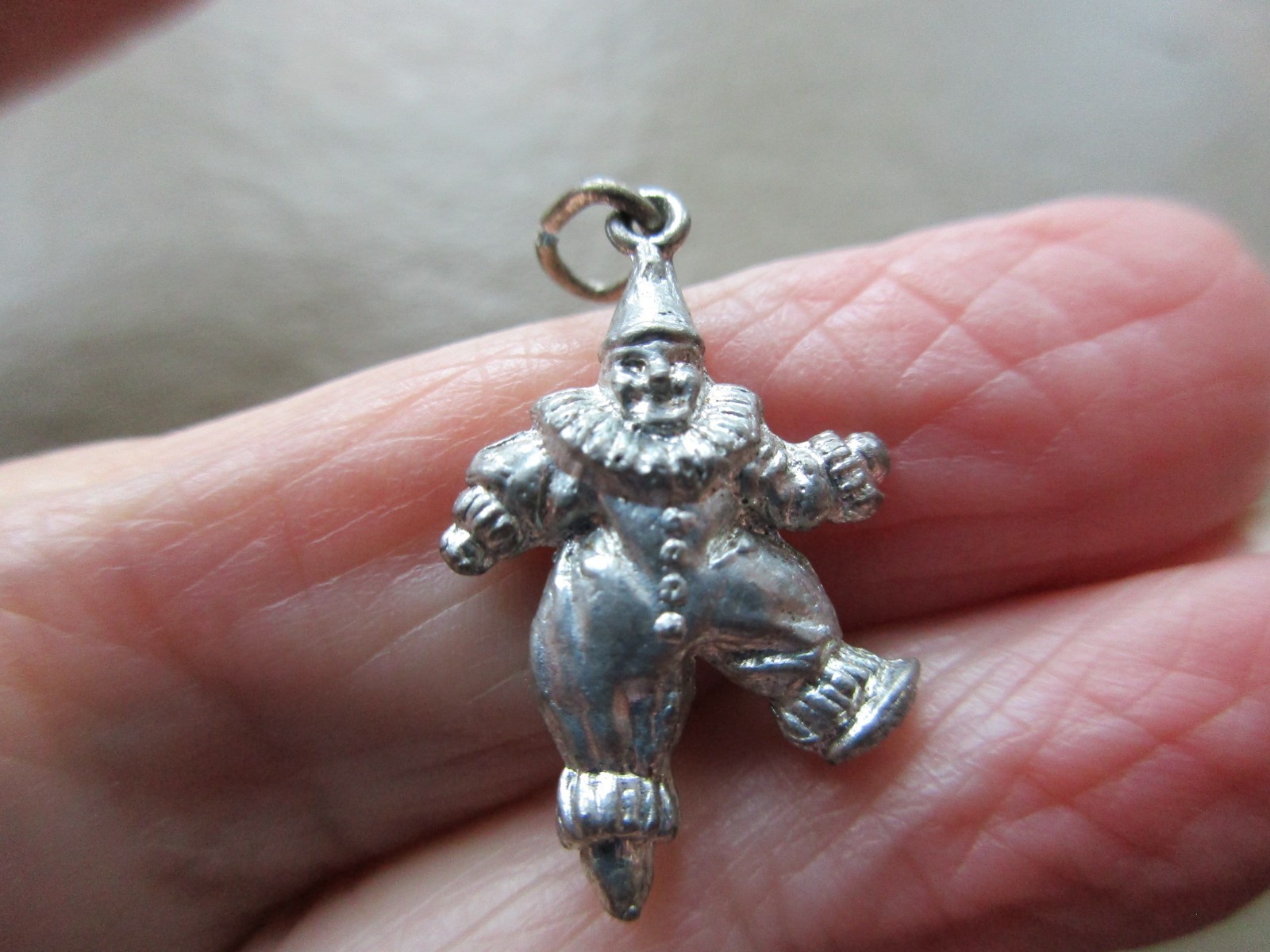 CUTE VINTAGE OLD RETRO SILVER TONE PIEROT DOLL CLOWN FOB CHARM PENDANT NECKLACE