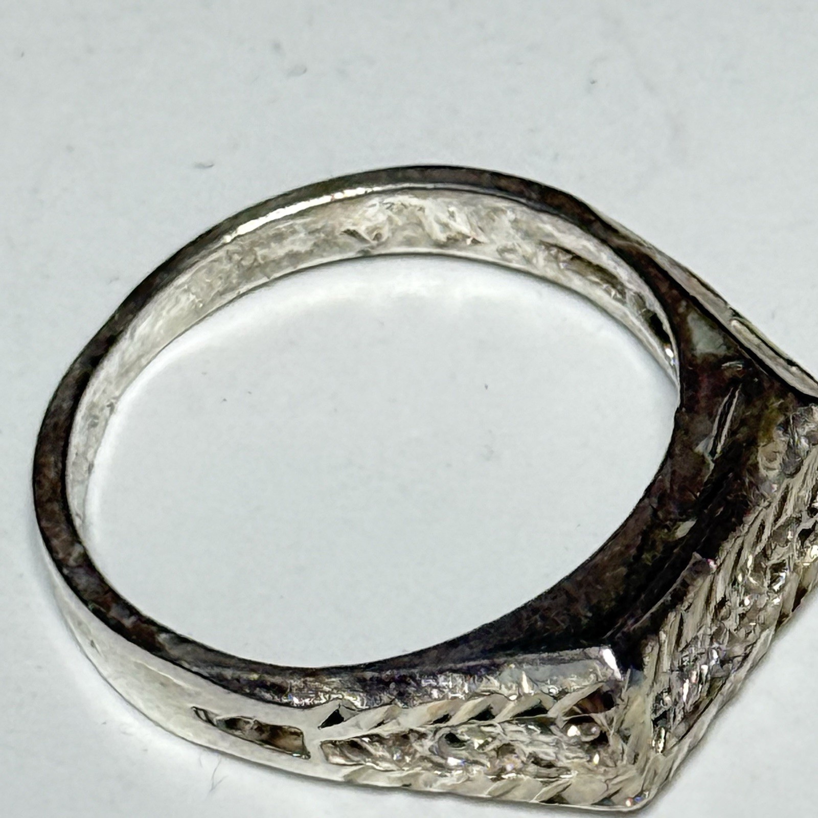 Sterling Silver filigree and diamond cut flat top Ring Size 7.75 vintage UNISEX