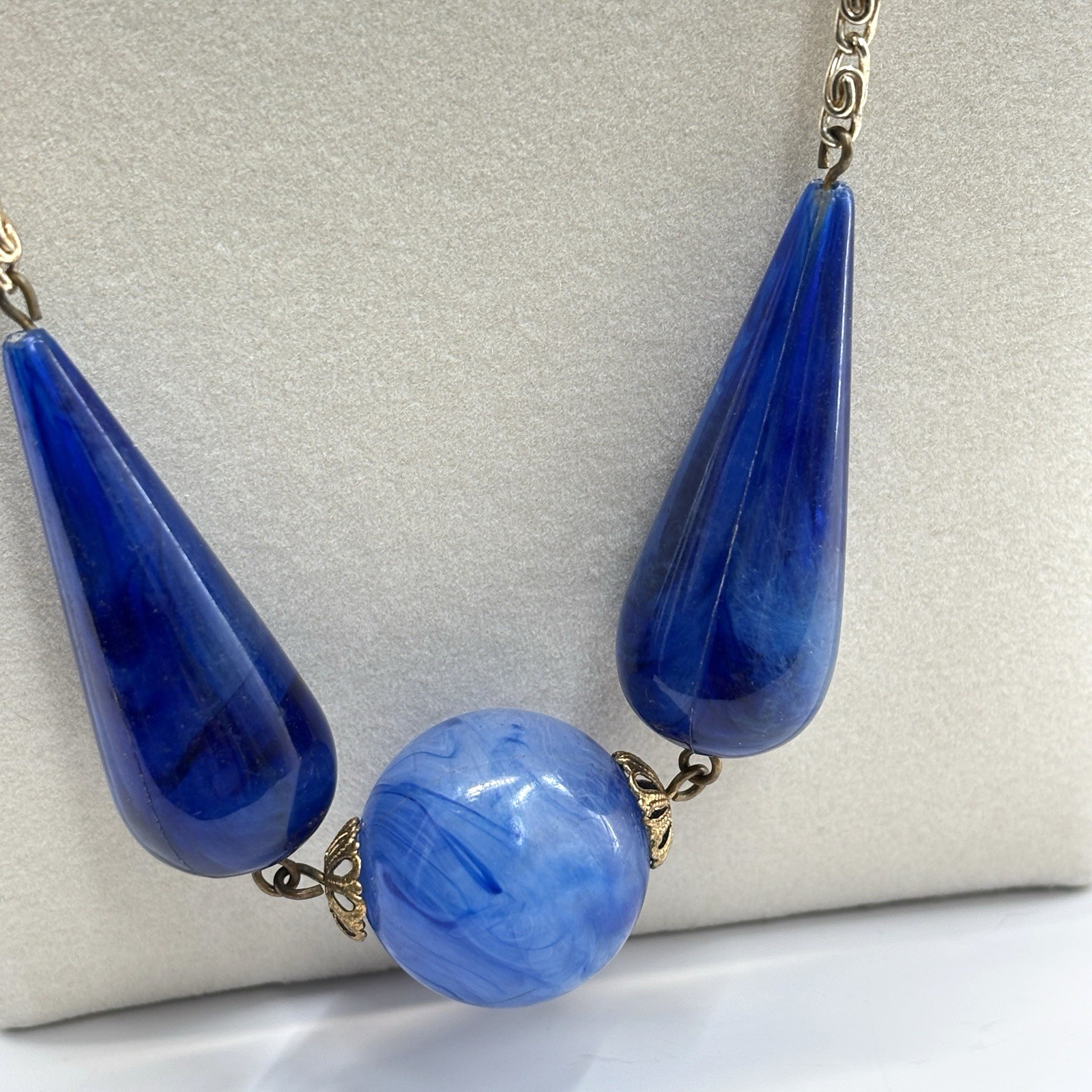 VTG Necklace Gold Tone Blue Marbled Beads 26″ Modern Art Nouveau Style
