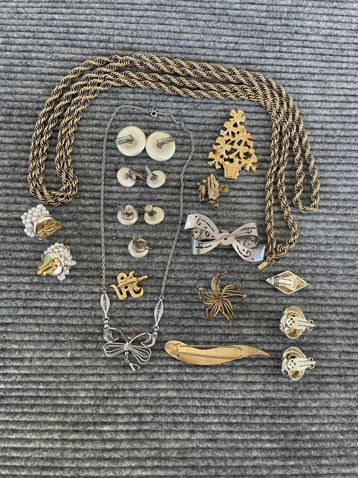 Vintage Jewelry Lot Most Signed Coventry Lisner Coro Trifari Emmons Etc 20 pcs