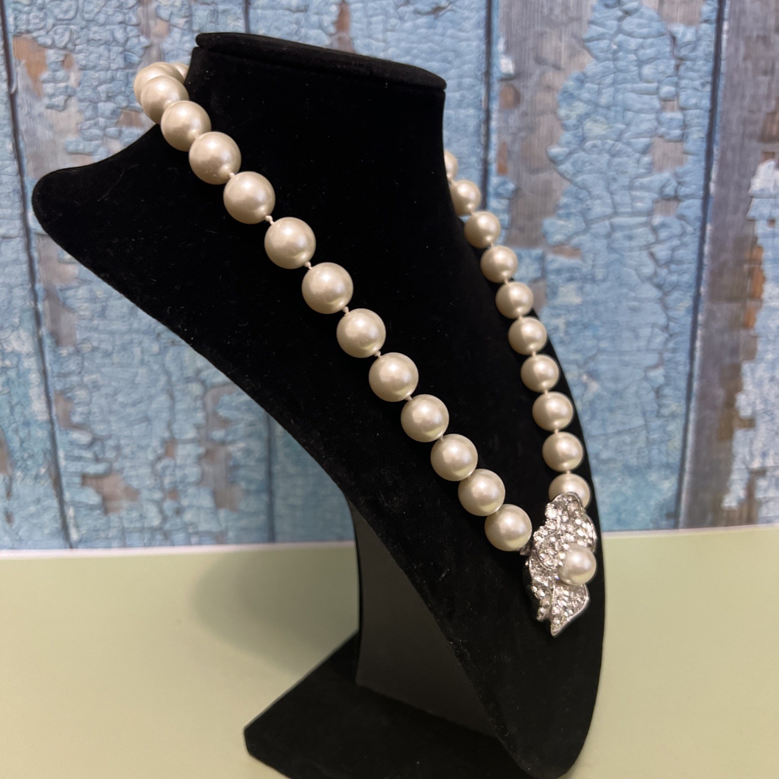 Vintage Signed KJL Large Pearl Necklace Choker With Rhinestone Flower Rose Clasp