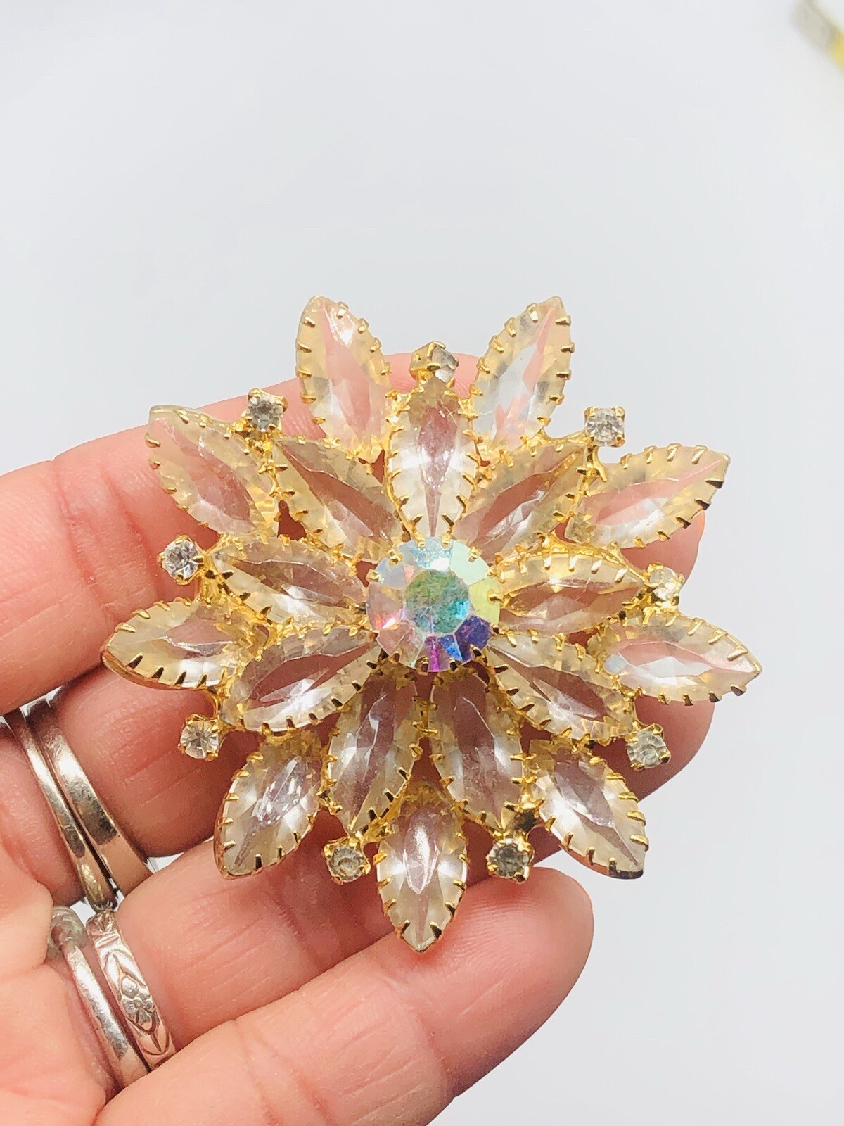 Vtg JULIANA Clear Glass Rhinestone Flower Gold Tone Open Back Pin Brooch