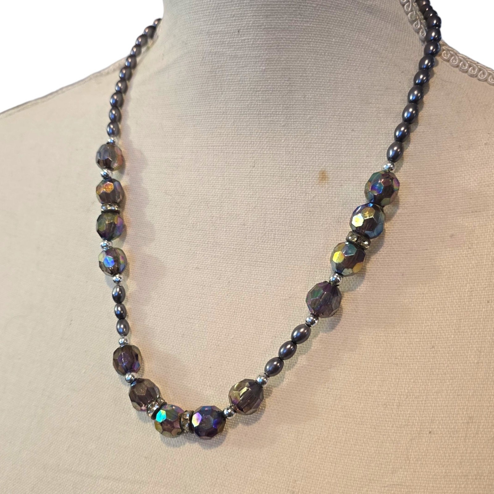 Necklace Beaded Acrylic Faceted Aurora Borealis Iridescent 18″ SKU2343