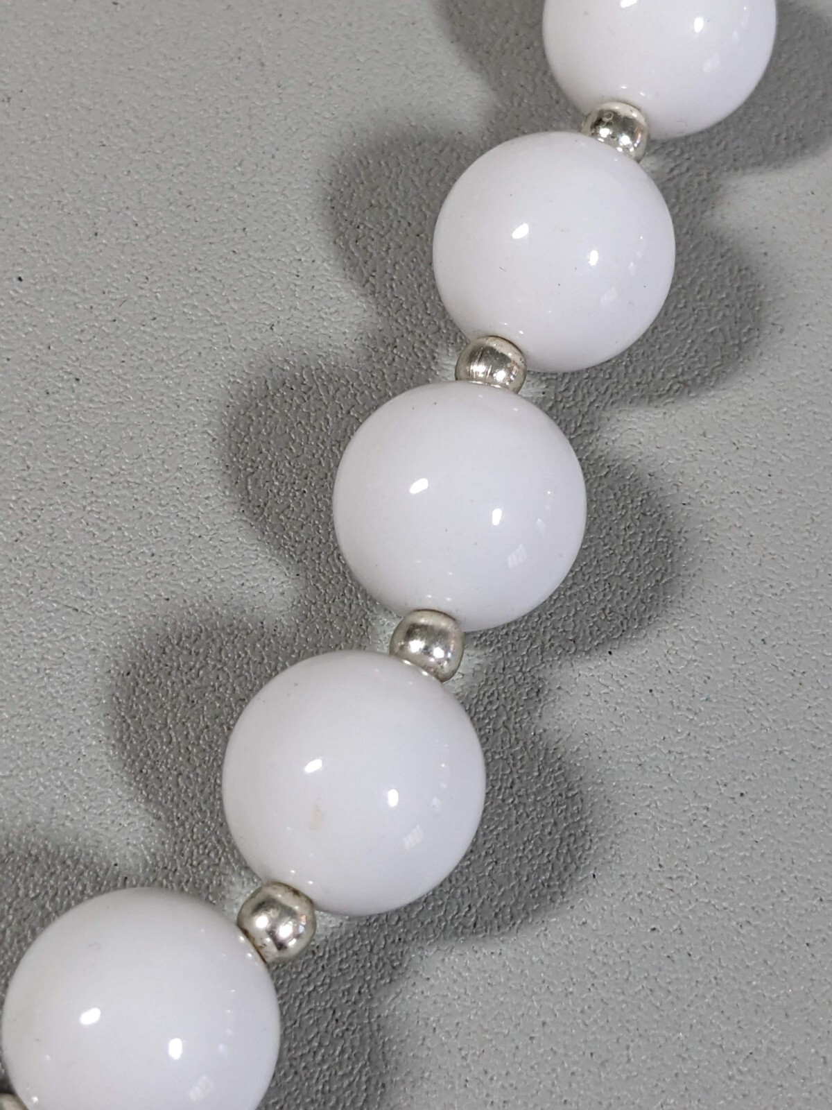 Silver Tone White Round Acrylic Bead 15mm Chunky Necklace 17.5 inches