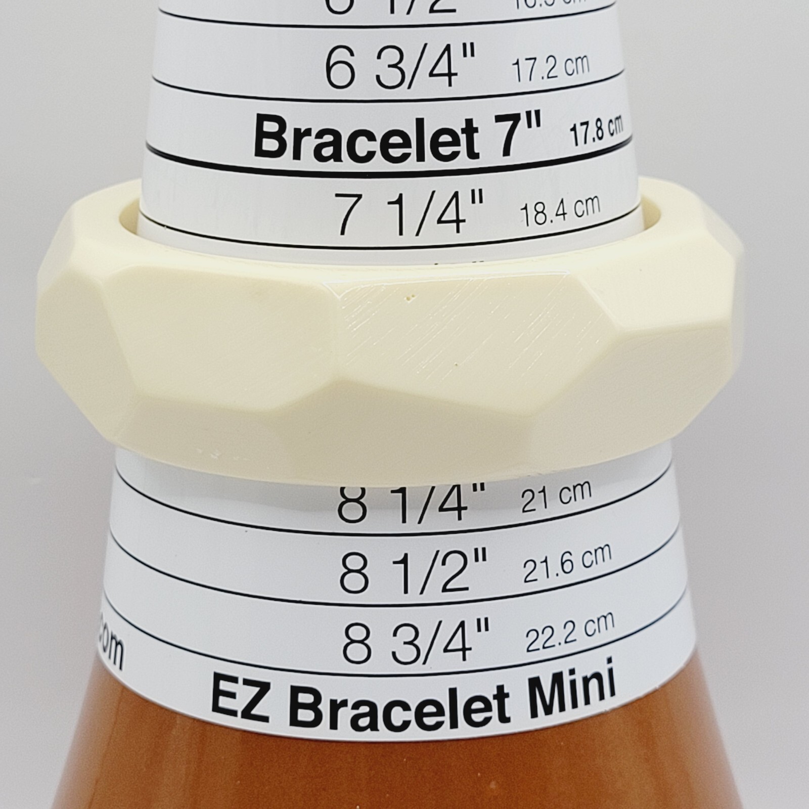 Vanilla Cream Off White Odd Angle Facet Acrylic Chunky 1980s Bangle Bracelet