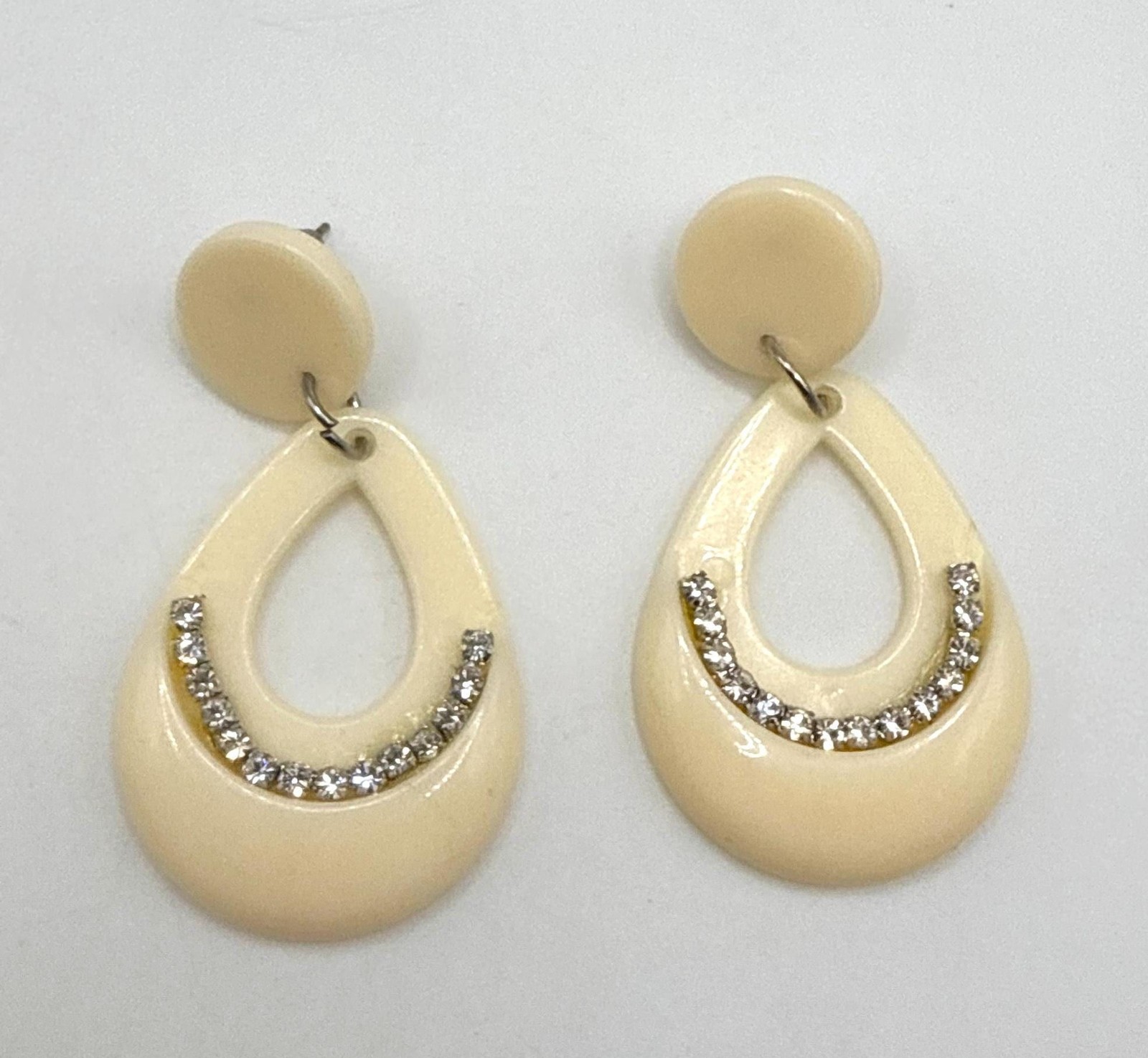 Vintage cream off white lucite drop dangle earrings with rhinestones pierced