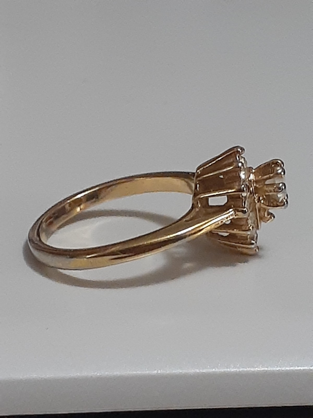 18K HGE prong set clear stone cluster ring, rosette, teardrop shape. Size 6