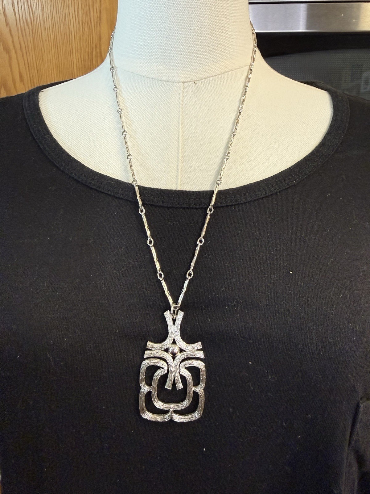 VINTAGE SIGNED AVON SILVERTONE ARTICULATED PENDANT BAR LINK CHAIN NECKLACE 24”