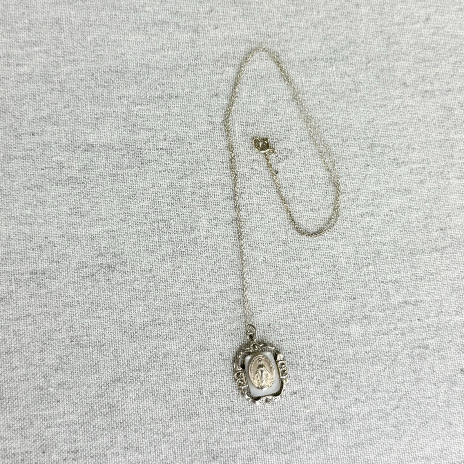 Vintage THEDA Sterling Silver Virgin Mary Miraculous Medal Pendant Necklace