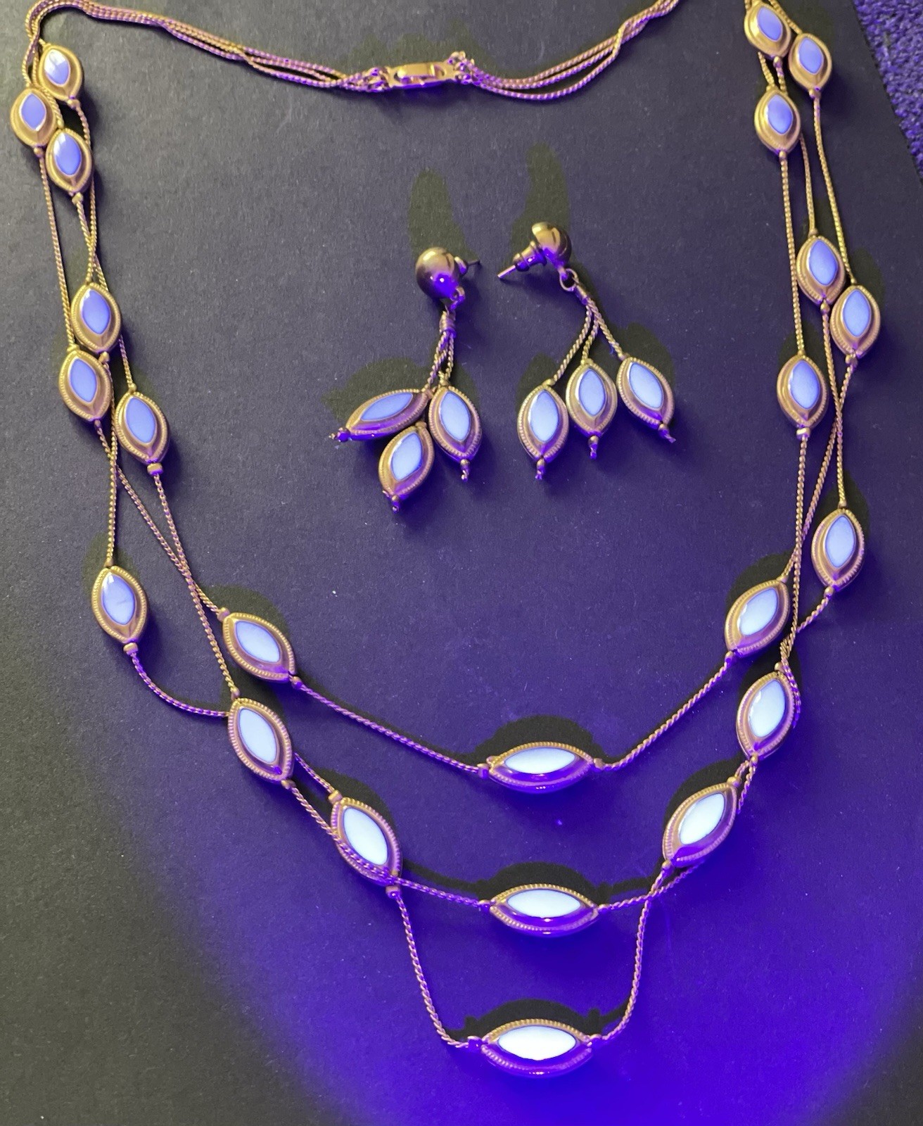 Vintage triple strand necklace with Earrings in gold and ivory Tone 14”