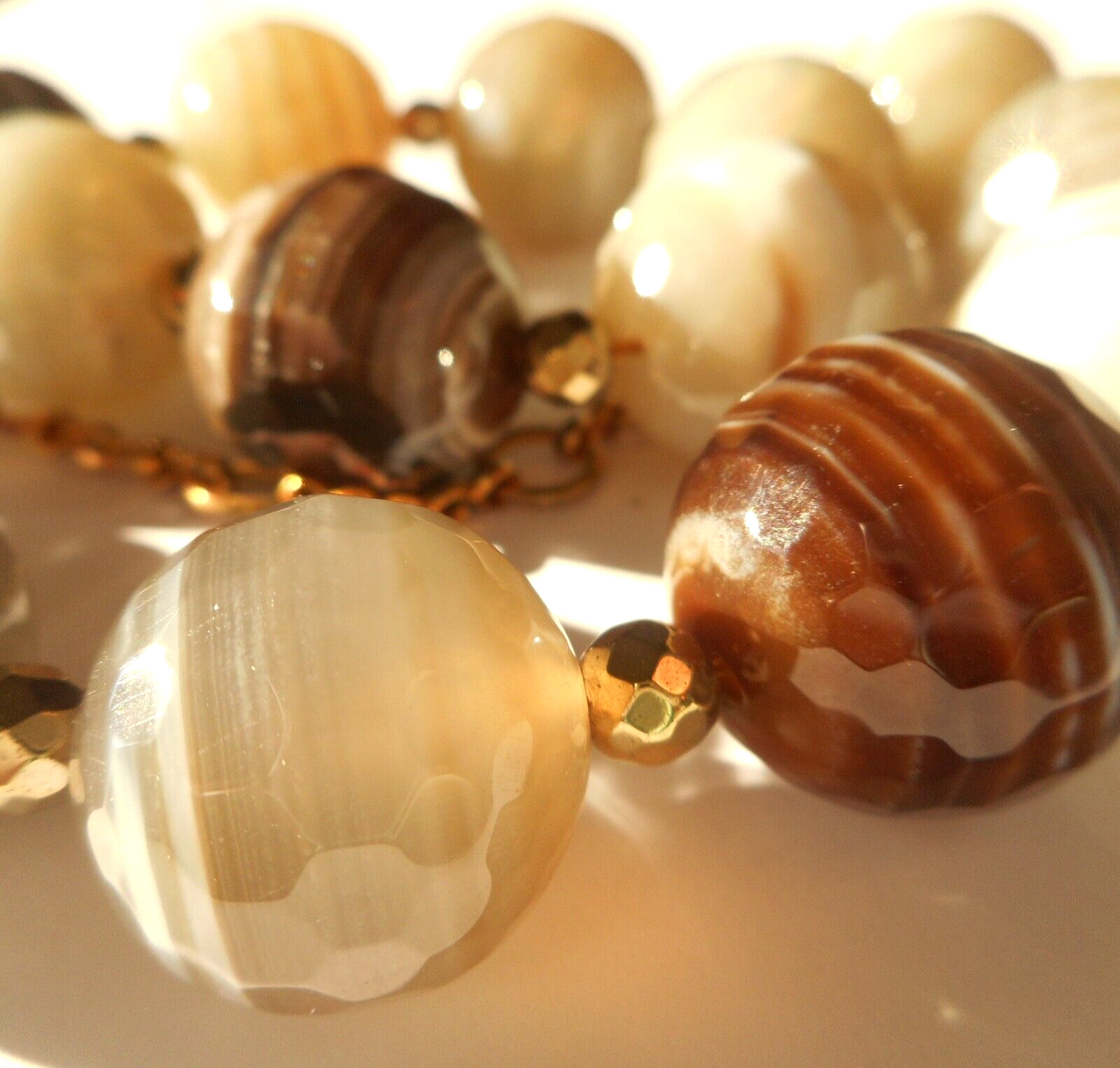 Artisan Polished Faceted Onyx/Agate 1″ Large Bead Goldtone 16-20″ Necklace