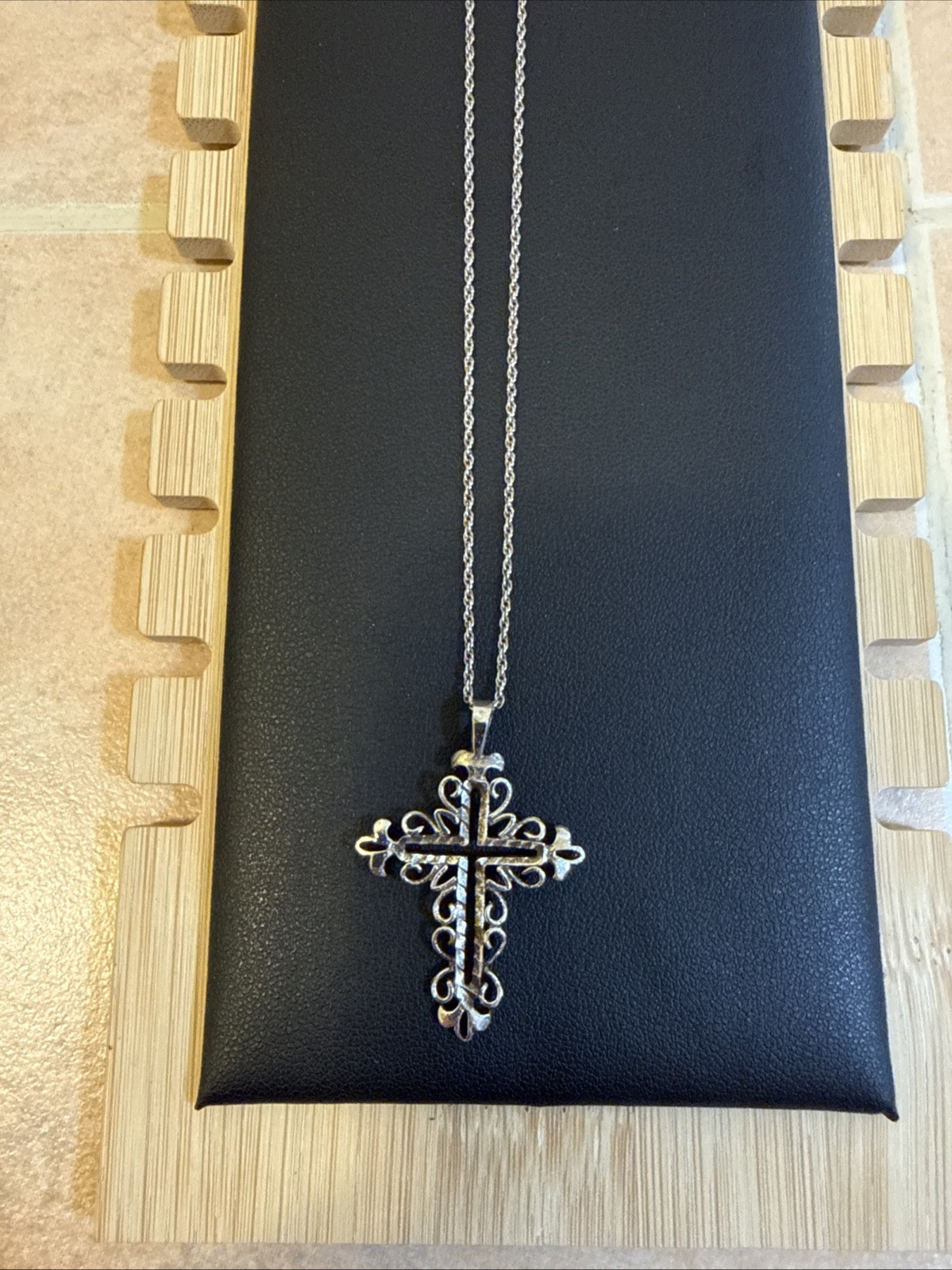 vintage sterling silver cross pendant & necklace 3.3G 20in