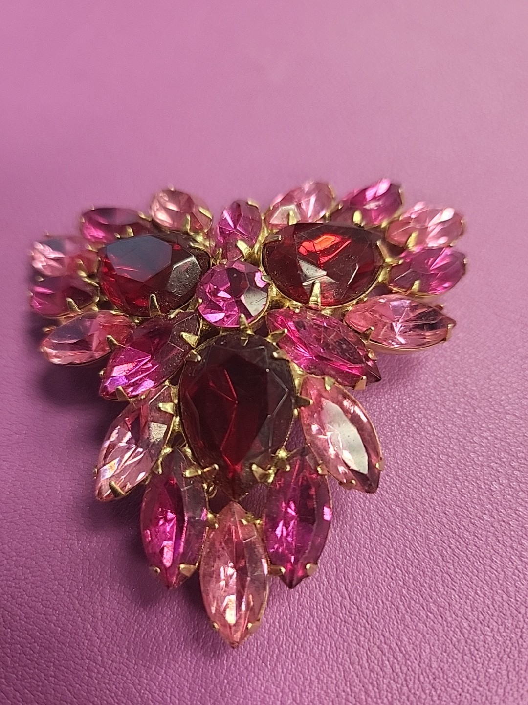 Lovely Vintage Red Fuchsia & Pink Rhinestone Brooch 2.25 Inch