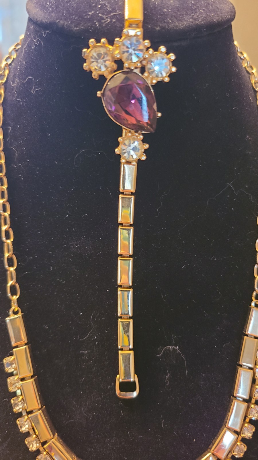 VINTAGE ‘CORO’ PARURE SET AMETHYST 19″ NECKLACE, 6-3/4″ BRACELET & CLIP EARRINGS