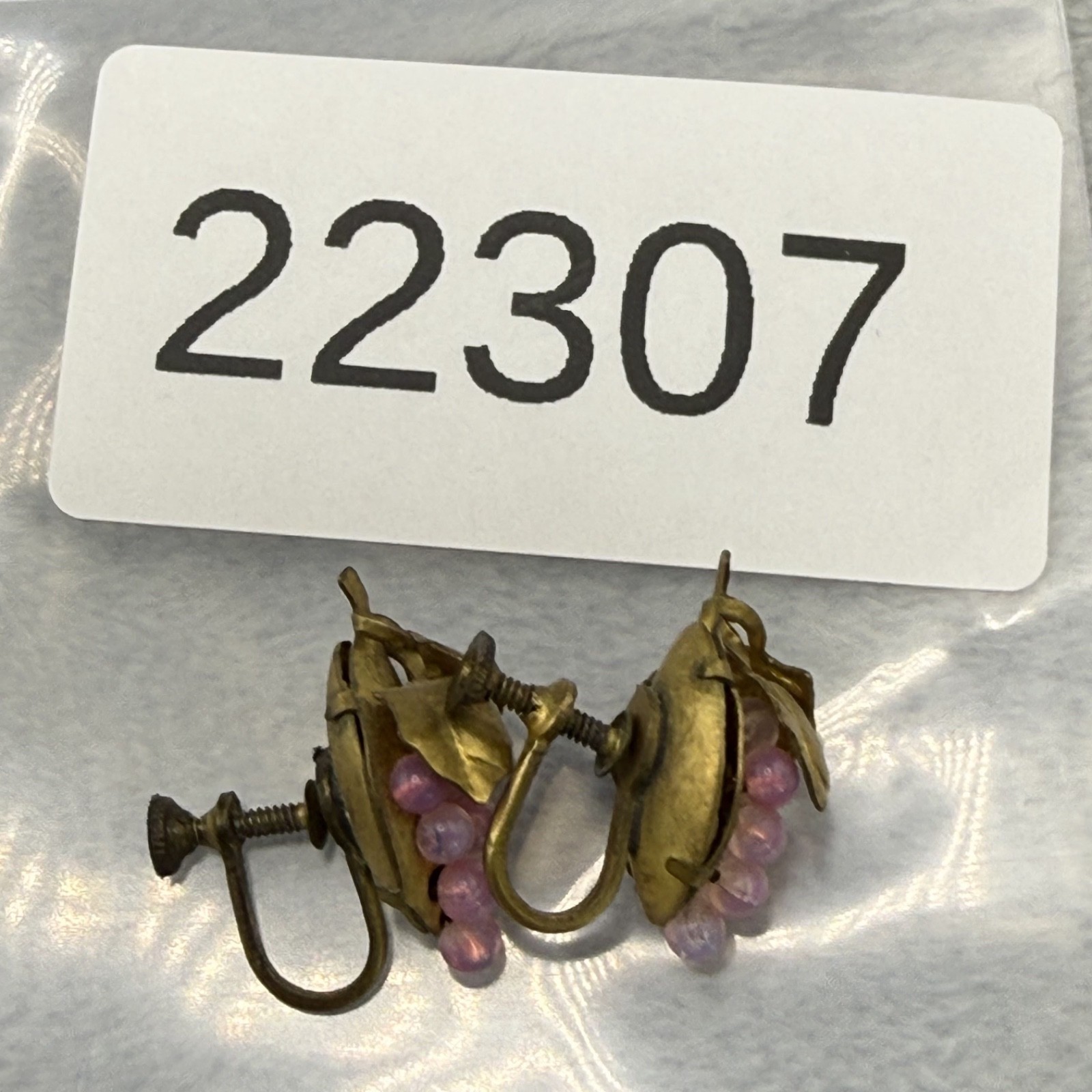Vintage Grapes Earrings Screw Back Pink Purple Gold Tone NICE