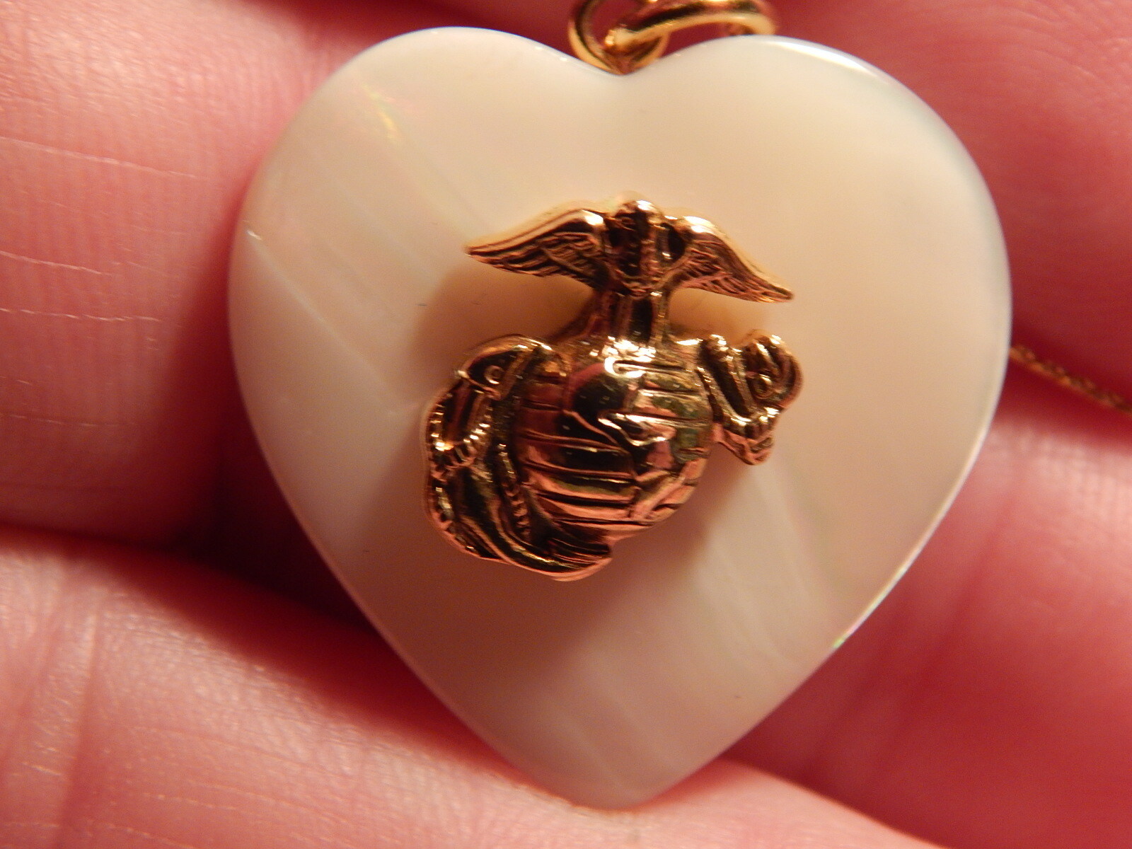 VTG 1970S TO 1990S UNITED STATES MARINES SWEATHEART NECKLACE GOLD TONE