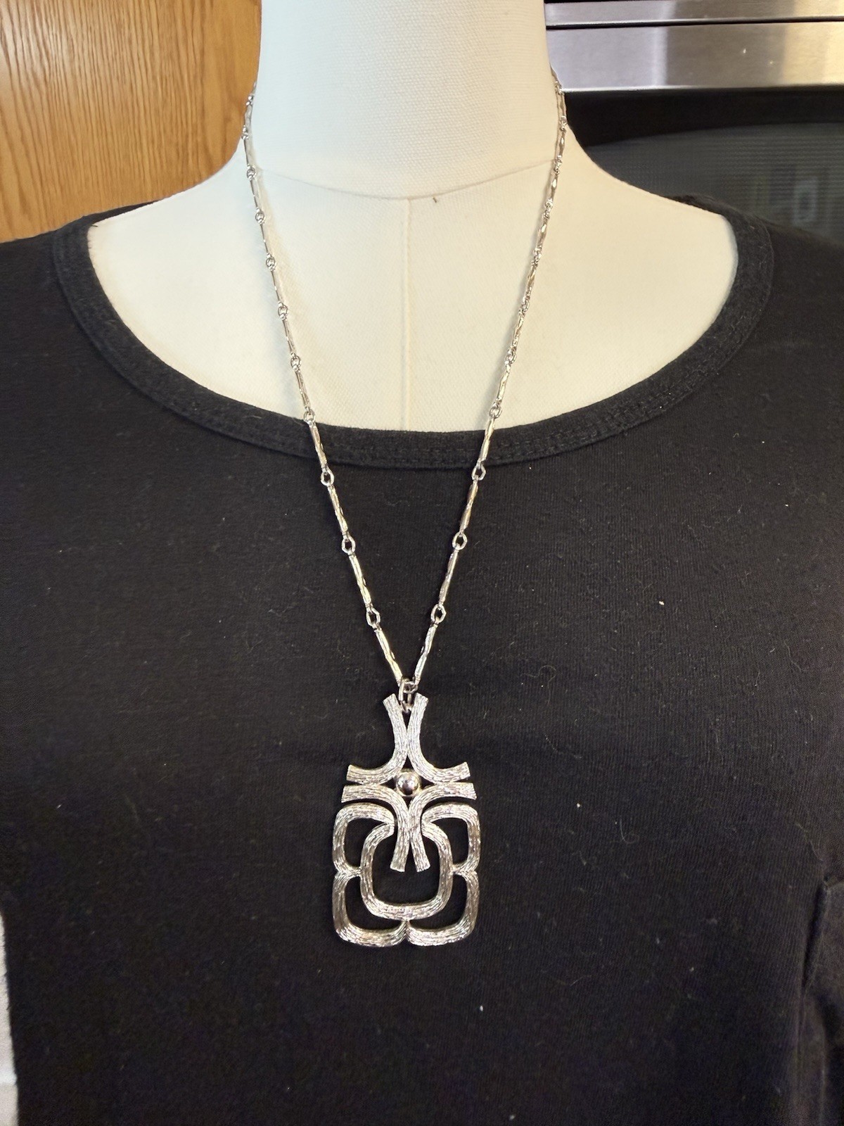 VINTAGE SIGNED AVON SILVERTONE ARTICULATED PENDANT BAR LINK CHAIN NECKLACE 24”