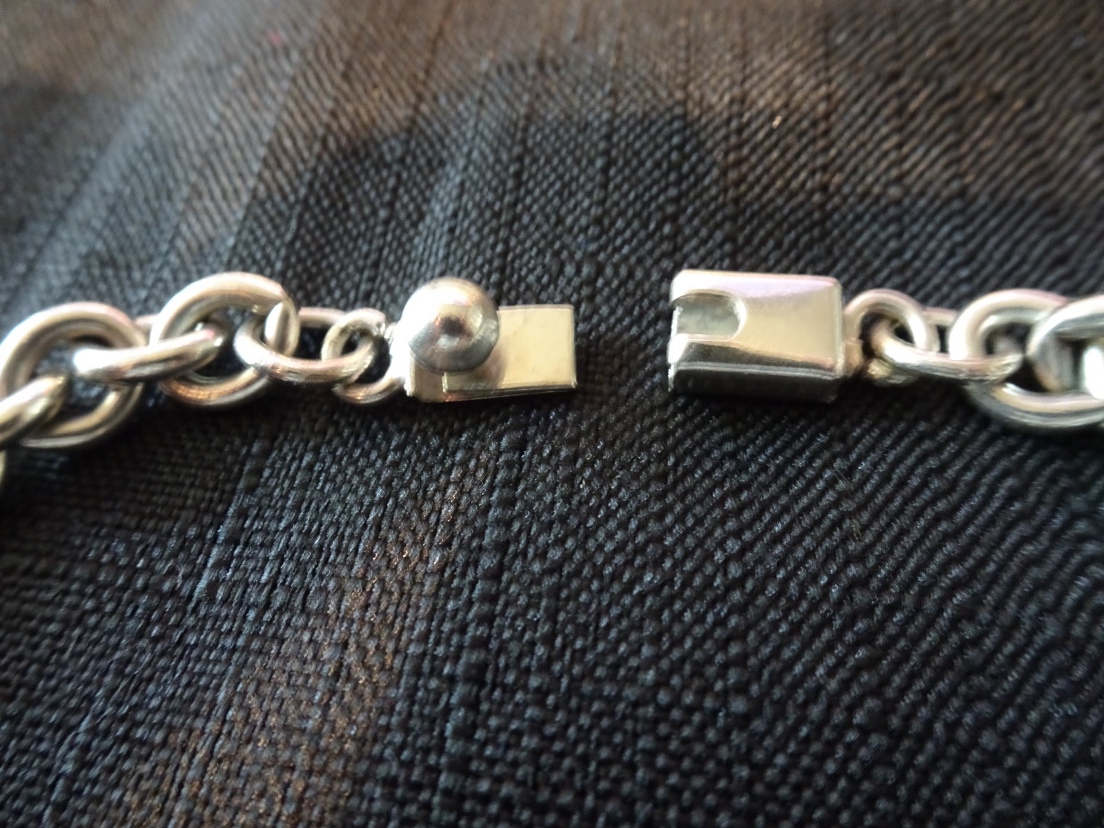 #714 VINTAGE STERLING SILVER MEXICO BRACELET-925–NICE