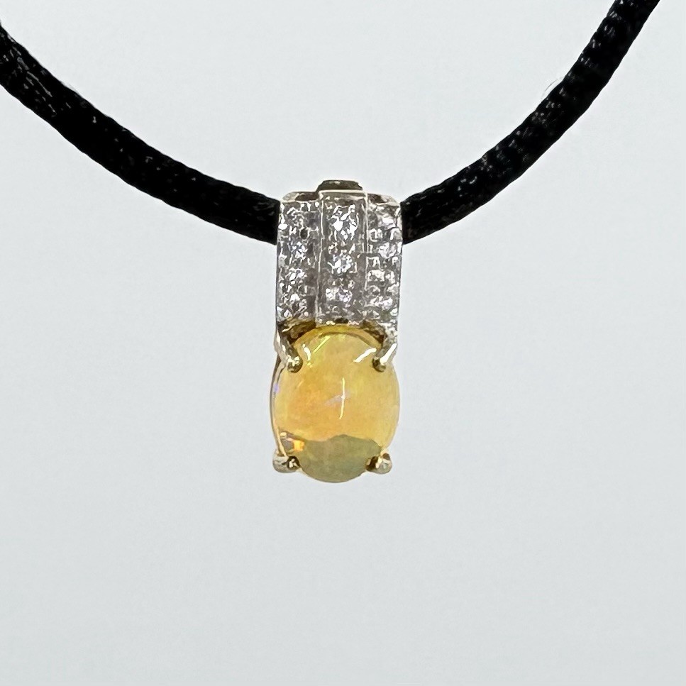 Vintage Richards & Co English 9K Gold Natural Opal Pendant
