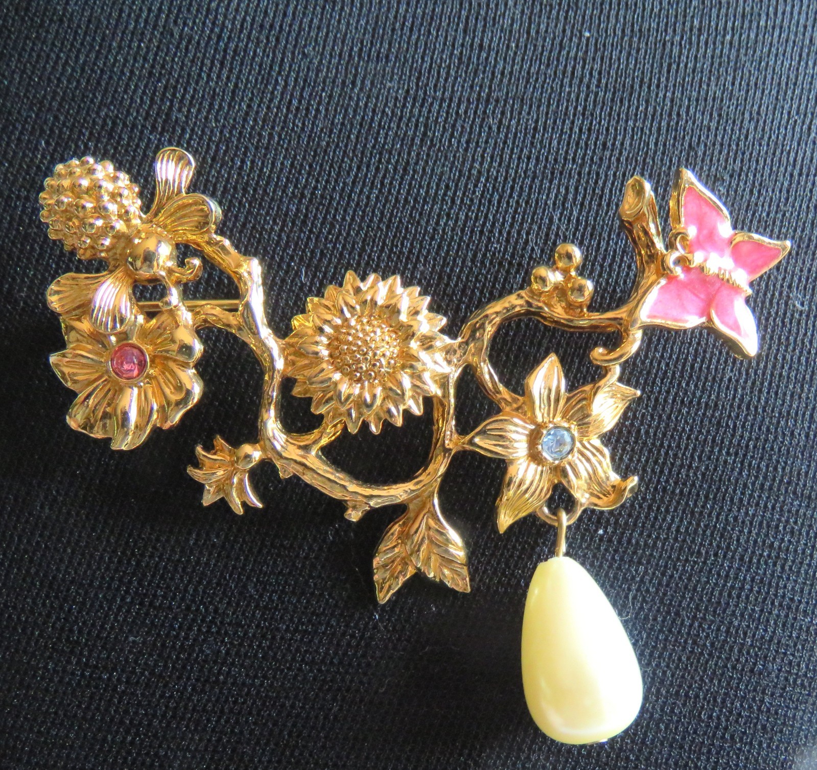 Vintage Garden of Eden Pin Brooch Butterfly Bee Flowers Drop Faux Pearl Avon