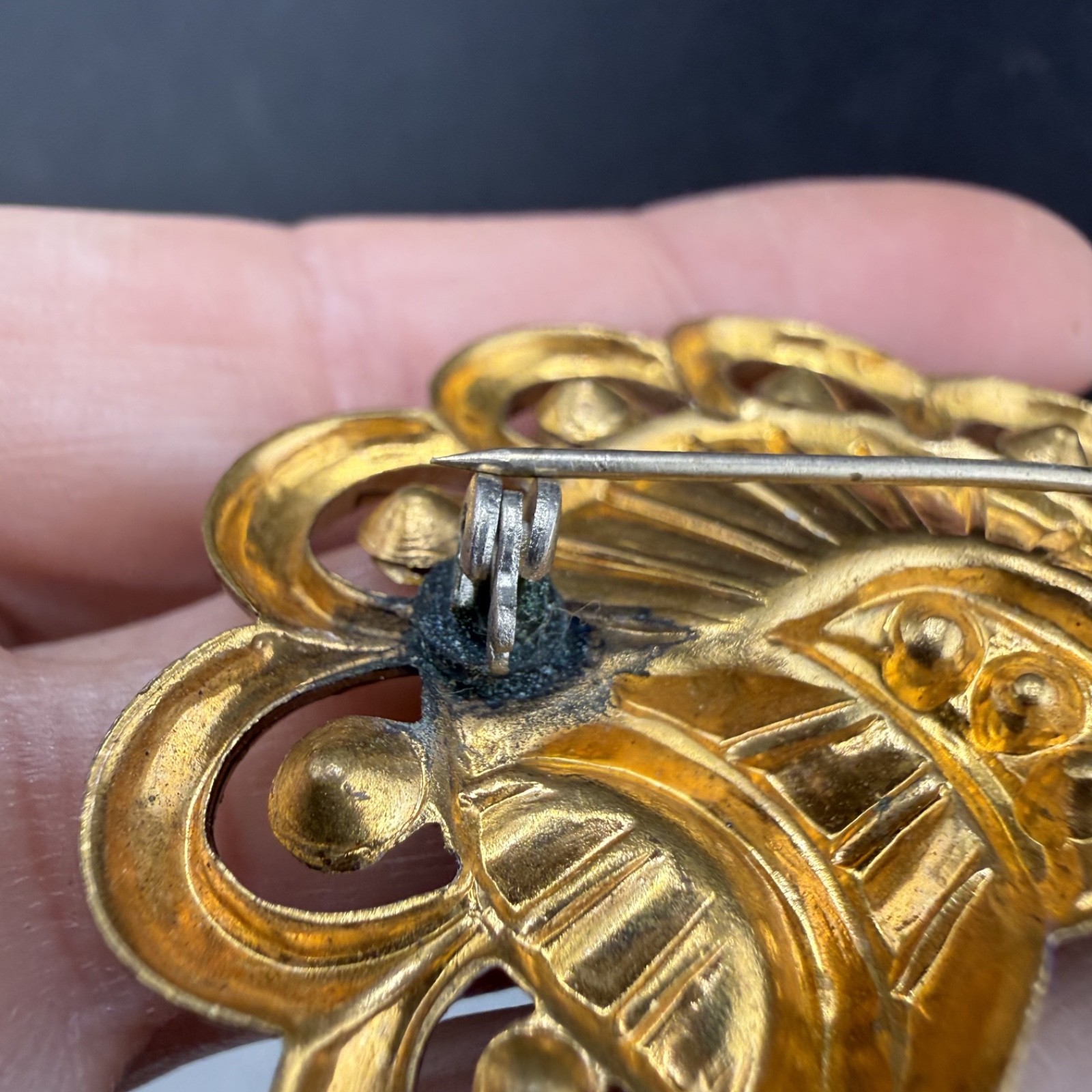 Vintage Gold Tone Blue Rhinestone