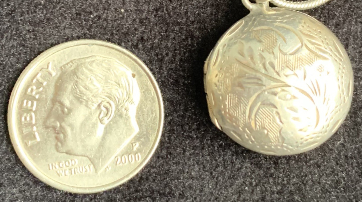 Vintage Sterling Silver 925 Round Engraved Locket Necklace INCLUDES 17” Chain