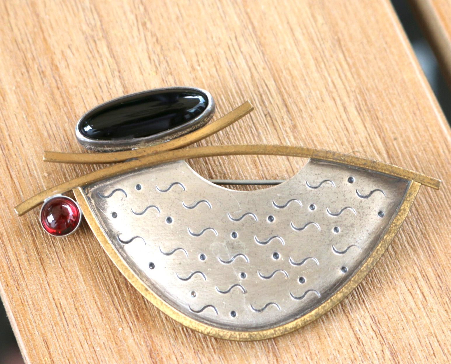 VTG Modernist Deborah CLOSE Sterling Mixed Metal Garnet Cabochon Onyx Pin Brooch