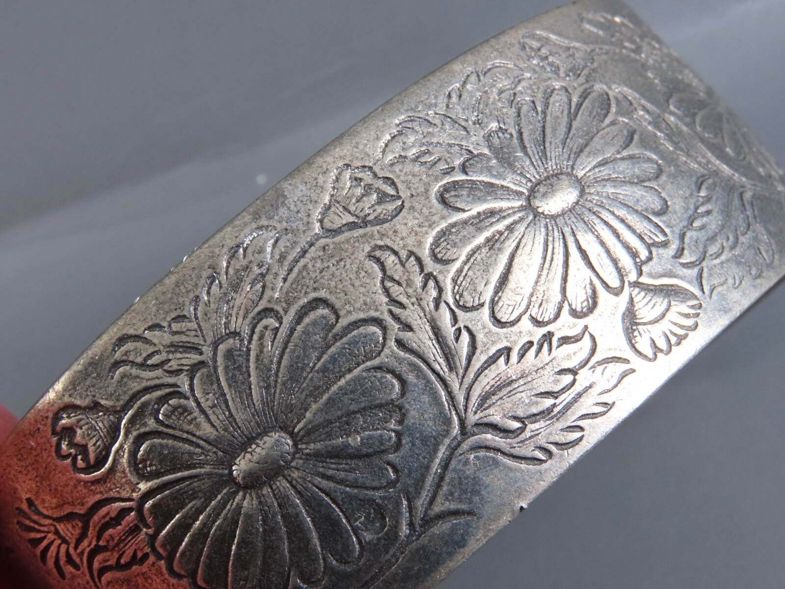 VTG Salisbury Pewter CUFF BRACELET Flowers of the Month SEPTEMBER ASTORS Silver