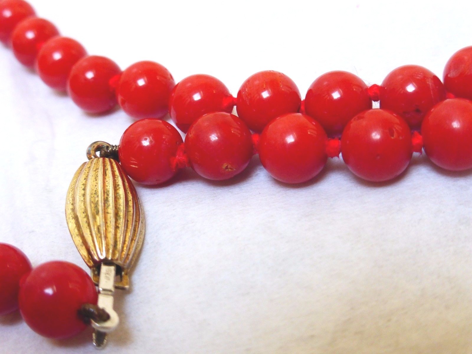 VINTAGE ITALY BLOOD RED CORAL 8mm BEAD NECKLACE 39 GRAMS 21″ UNDYED