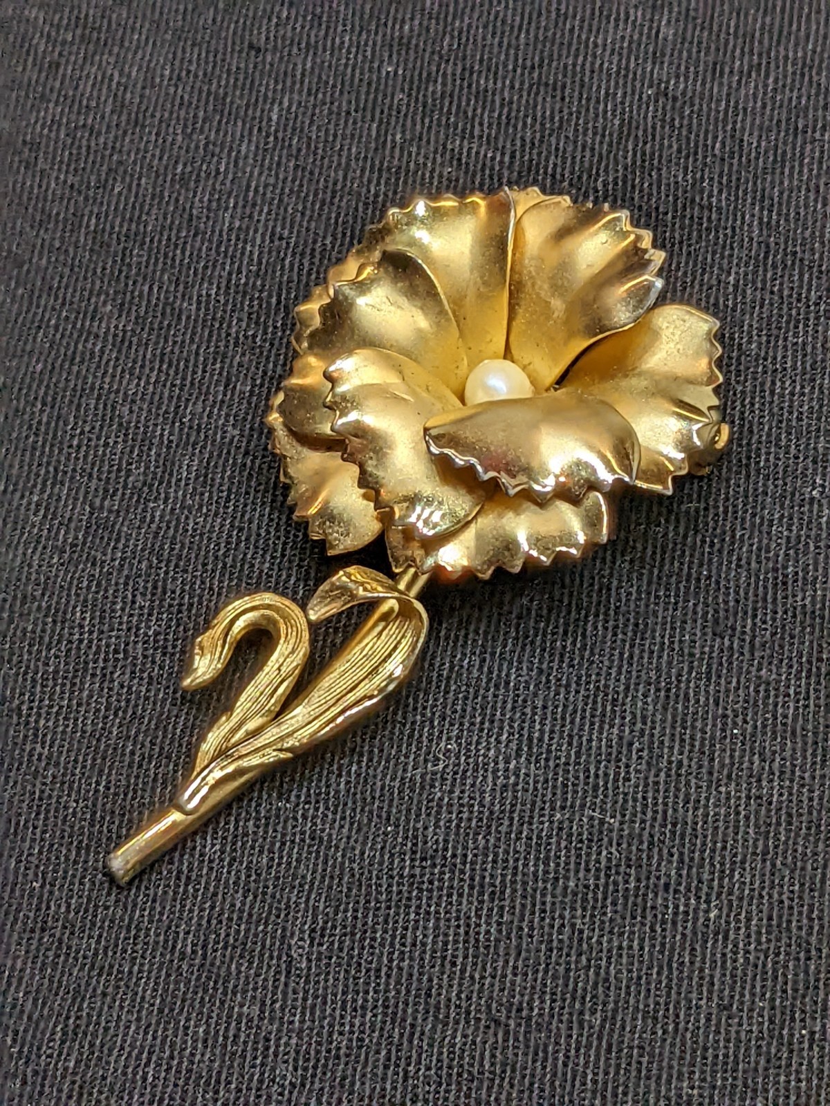 Vtg Gold Tone Carnation Flower Brooch Faux Pearl Center Floral Pin Mid Century