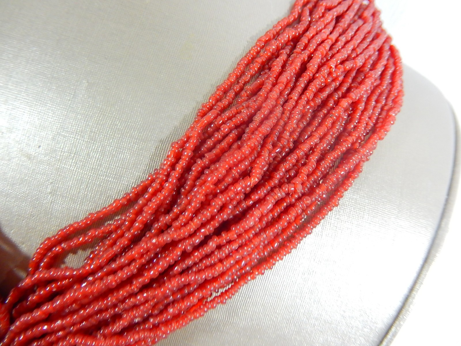 VTG MASSIVE TRIBAL CORAL GLASS BEAD SILVER TONE FRINGE NECKLACE BIB STATEMENT