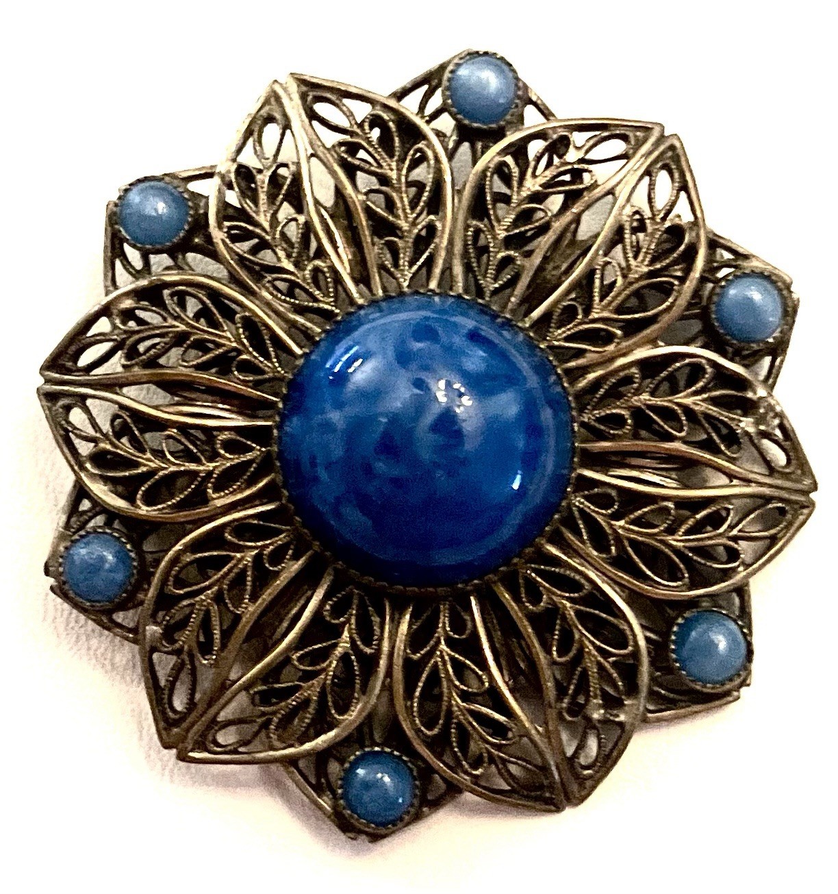 Small Collection of Lovely Unbranded Vintage Pins/Brooches/One Pendant/